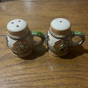 Collectible, ceramic salt and pepper shakers.